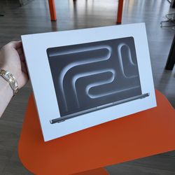 14” MacBook Pro M5 Chip 16GB Ram 512SSD! New sealed in box! 1 year of AppleCare! We offer financing!