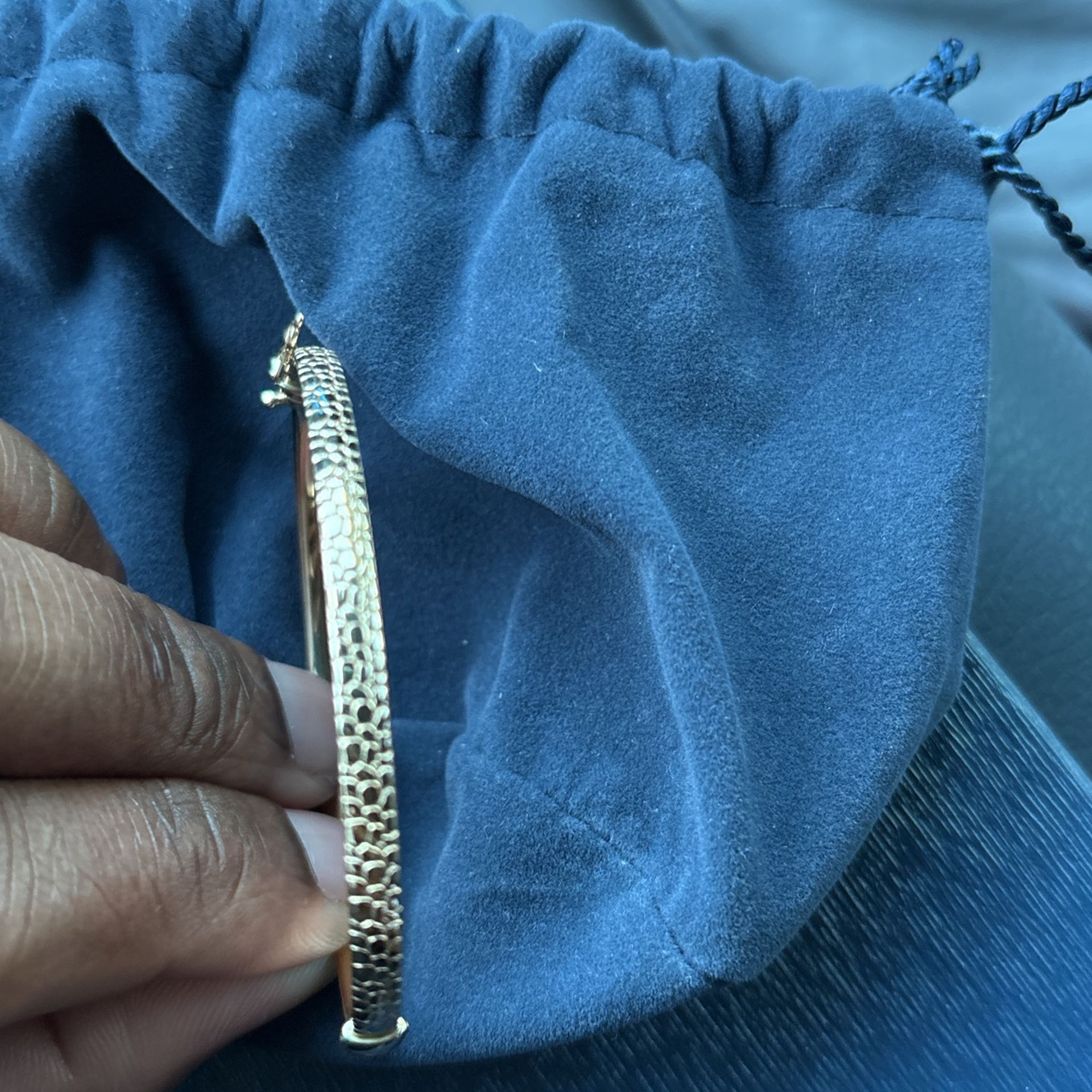 14K Gold Bangle Bracelet 2.5grams