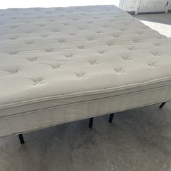 Leesa, Natural Hybrid Mattress, King, Like New, Excellent Condition