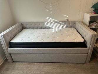 Twin size day bed