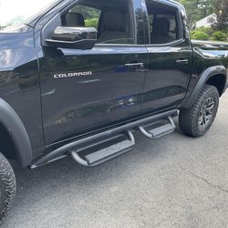 Colorado ZR2 removable assist steps