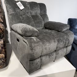 Plush Recliner Chair 