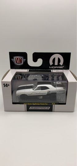 M2 Machines Mopar 1971 Dodge Challenger Funny Car