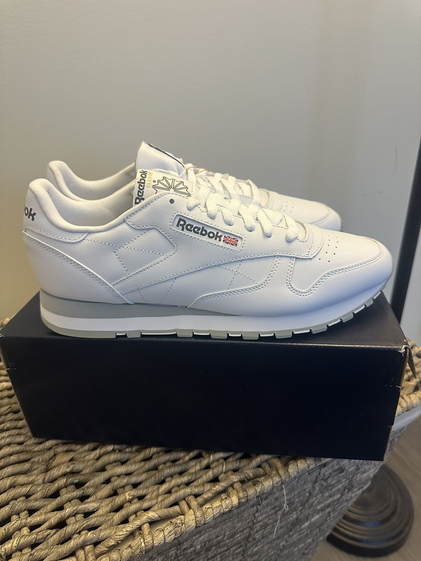 Men’s Reebok Classic White Leather BRAND NEW