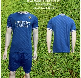 Real Madrid Team Uniforms/Uniformes Completos 