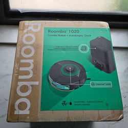 Roomba iRobot Vaccum & Mop self emptying New