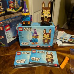 Wile E Coyote and Road Runner Lego set 40559