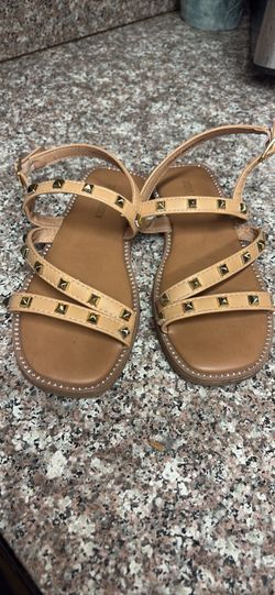 Little girl sandals size 1