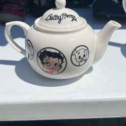 Betty Tea Pot
