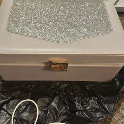 DreamGenius 2-Layer Jewelry Box for Women with Elegant Glitter Design. 