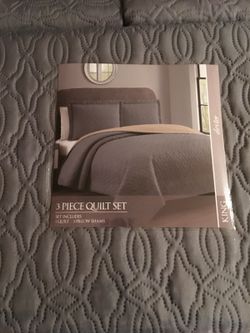 3 piece brand new king quilt set