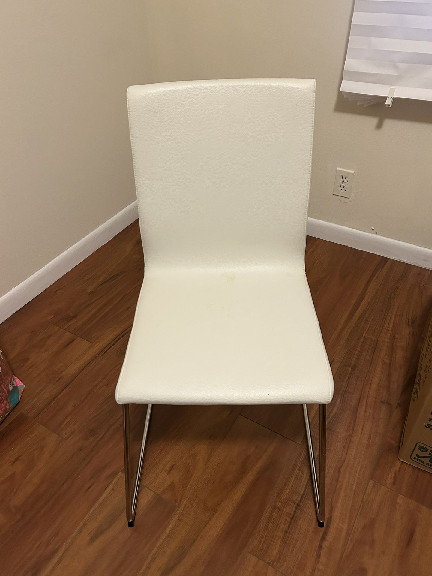 Chair White