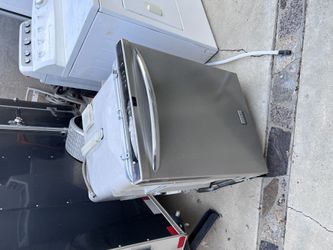 Electrolux Dishwasher, Maytag Washing machine and Electrolux Dryer $175 OBO