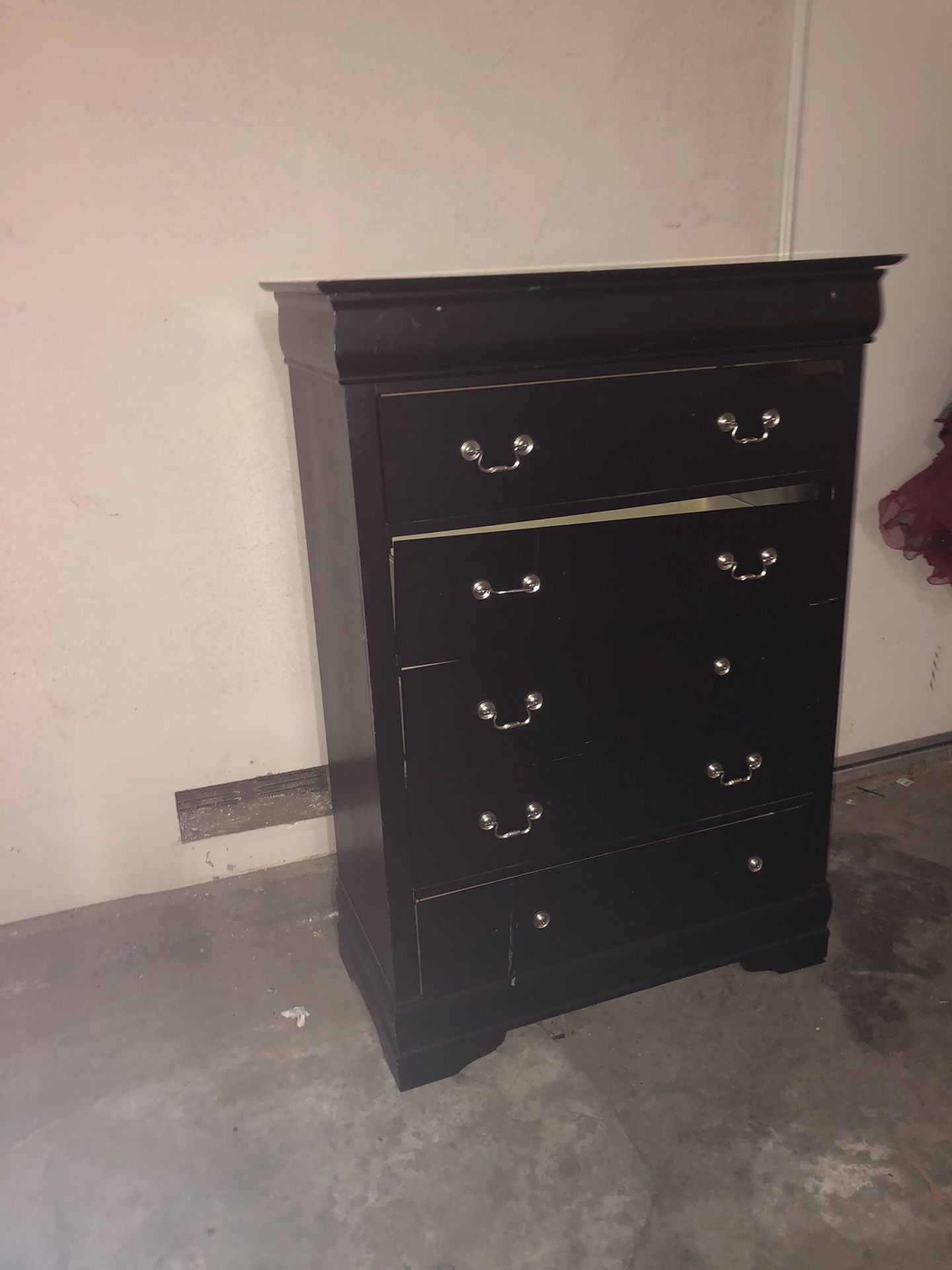 FREE DRESSER.