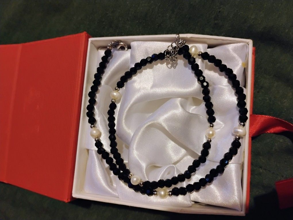 Black Shiny Spinal Bead Necklace