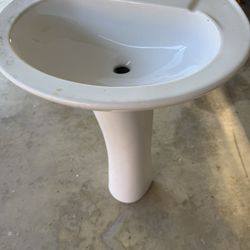 Pedestal Sink 
