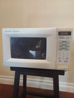 Sharp microwave works great moving sale, 18 x13x13