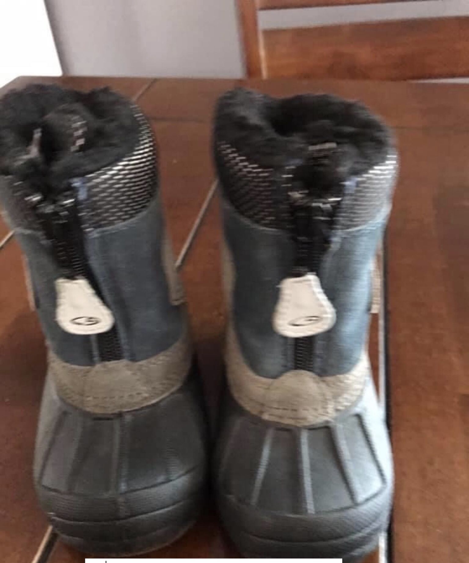 Size 7 little kid snow boots