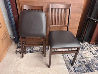 Foldable chairs