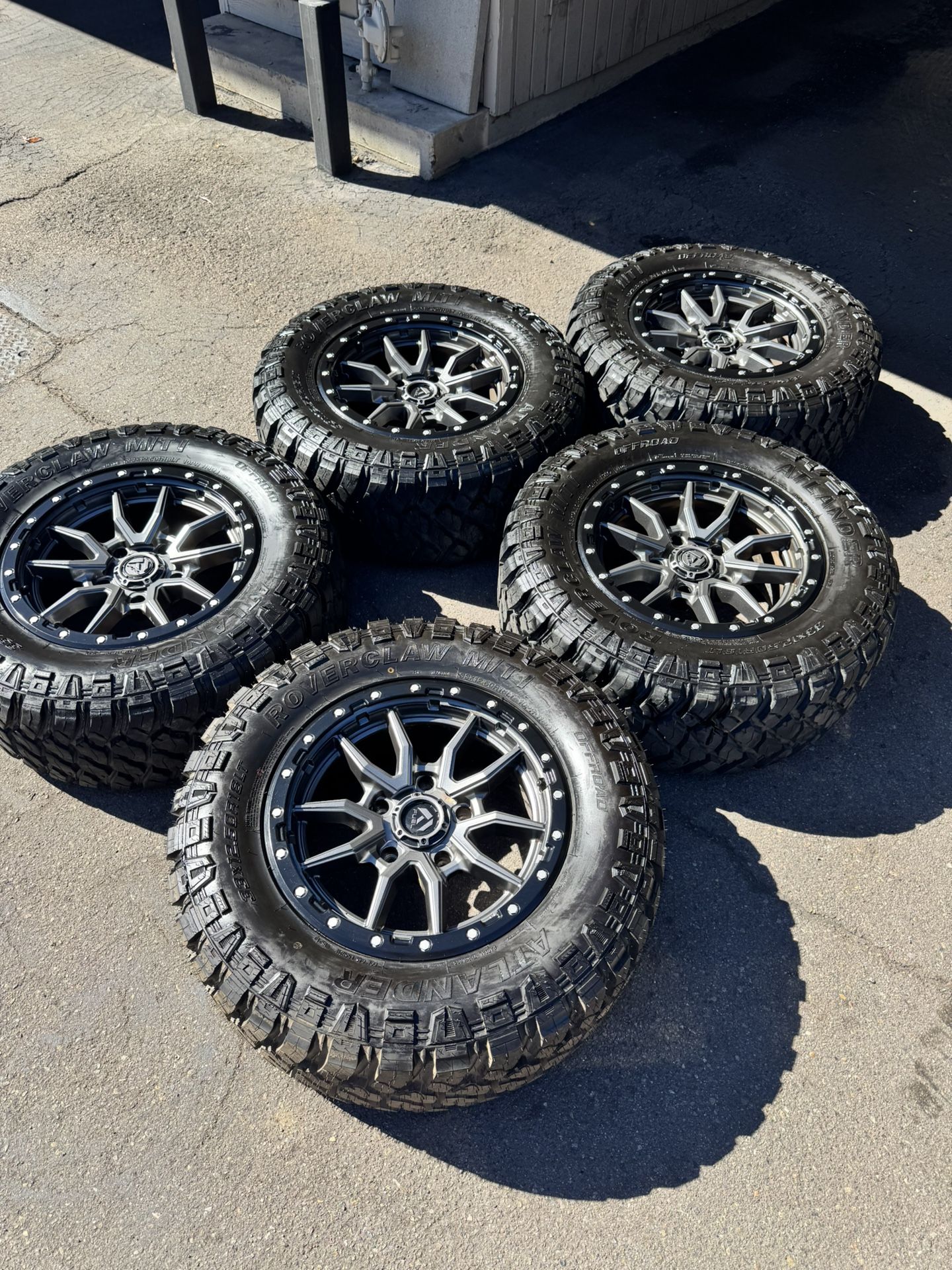 Set of (5) 18x9 Fuel Rebel For 5x150 Toyota Tundra and Land Cruiser On 33” Off-Road Mud-Terrain Tires