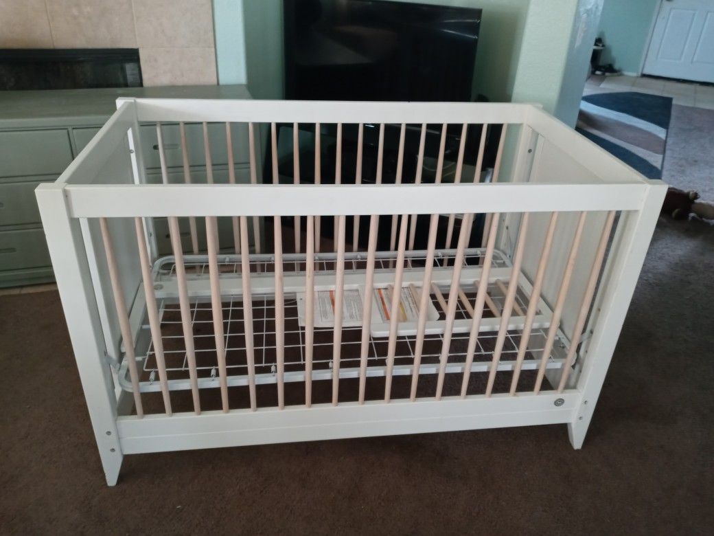 3 In 1 Baby Crib