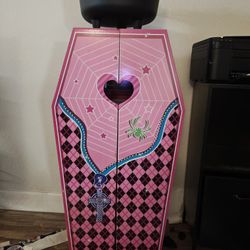 Monster High Vampire Villain Coffin Dollhouse