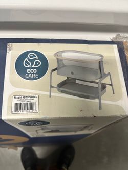 Maxi-Cosi Lora Bedside Bassinet – EcoCare Classic Green | New Open Box