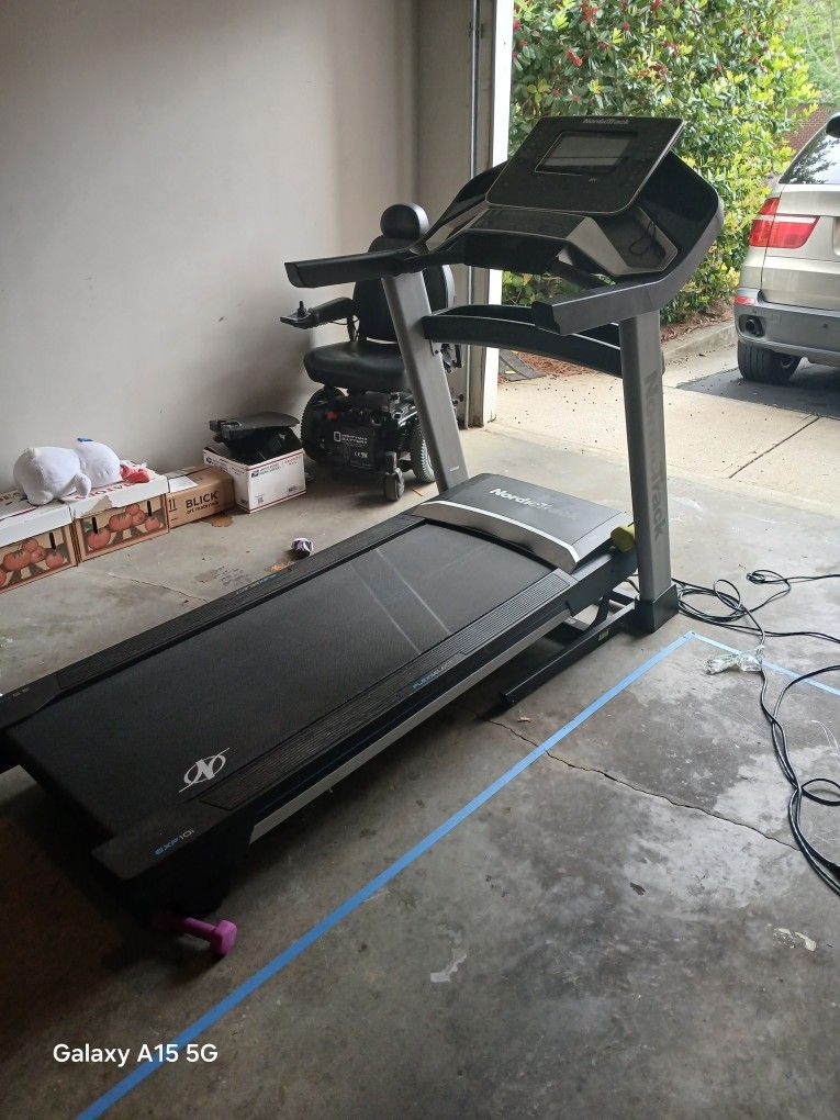Nordictrack Treadmill 10i