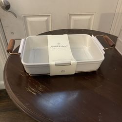 Pot With Stand 