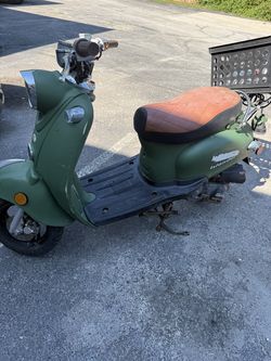 2022 Islander Scooter/Moped – Clean Hawaii Title – $1,000 OBO