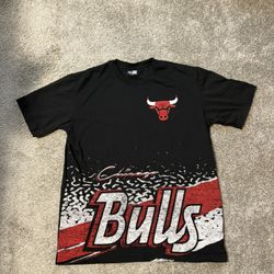 New Era Chicago Bulls Tee, Black , Size Large (Oversized)