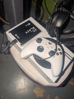 Xbox series s with 2tb harddrive and headset brand new