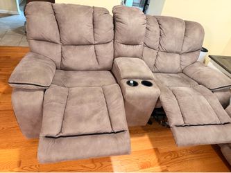 Double Recliner Loveseat with Center Console