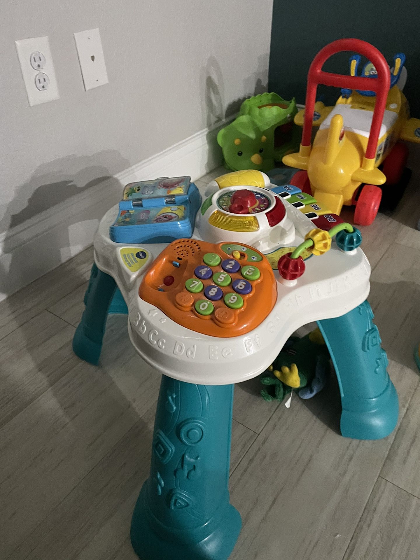 FREE Vtech Sit to Stand Learn & Grow Discovery Table 
