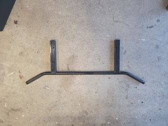 Ceiling mounted pull up bar