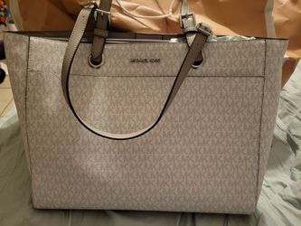 Michael Kors Large Tote And Coinpouch