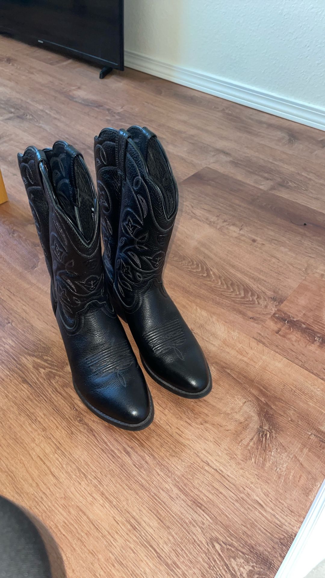 Black Ariat Cowboy Boots Women
