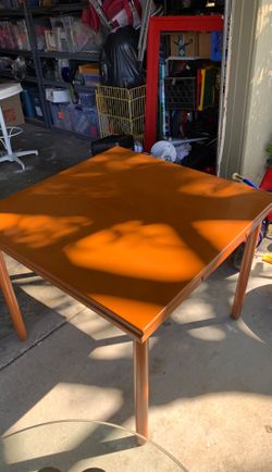 Extendable table