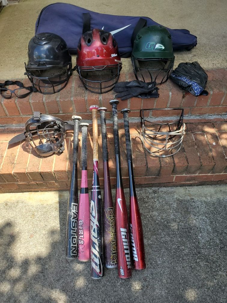 Lot of Youth Baseball/Softball equipment - Bats, Helmets, Carry Bag, Gloves, Masks