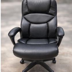 Black Office Chair – Comfortable Executive Style