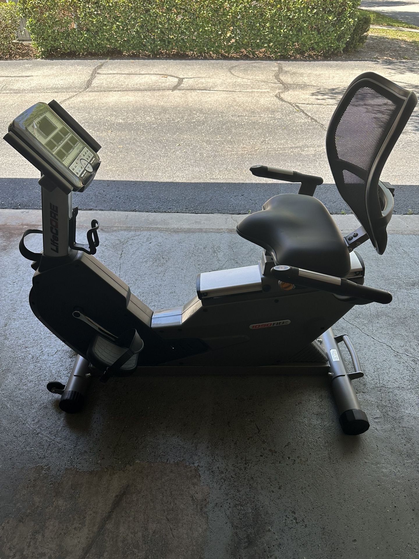 LifeCore 1050 Recumbent Bike - Perfect Condition 