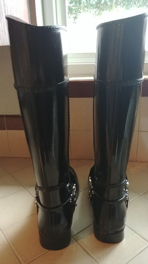 MK boots like new sz 8 for Sale in Marysville, WA - OfferUp