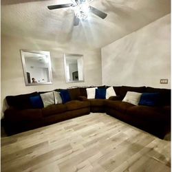 L Shape Sofa With Pillows 