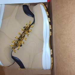 Nike Boots