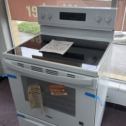 Whirlpool electric stove 5.3cu ft