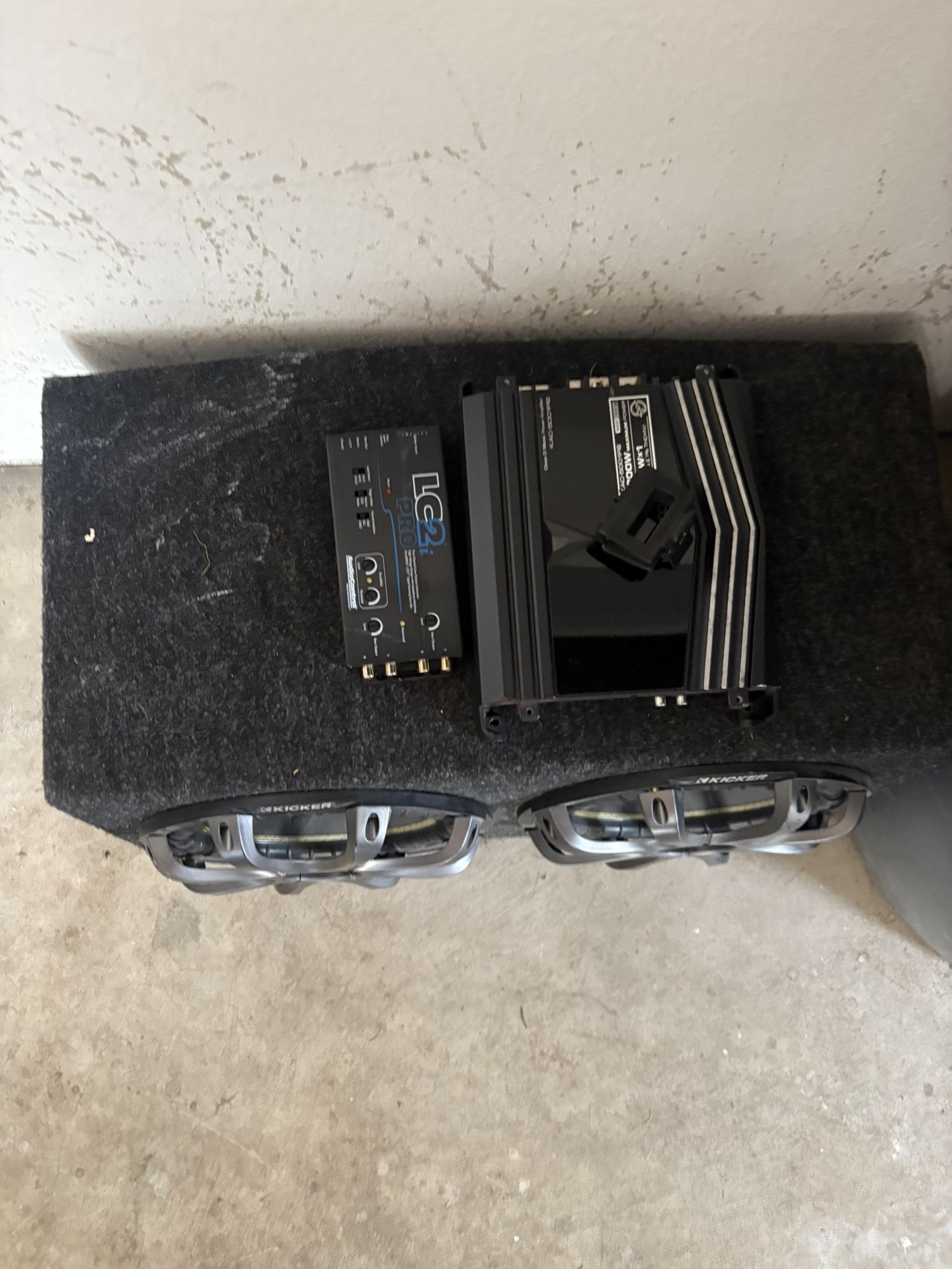 KenWood amp 10’’ Kicker Box