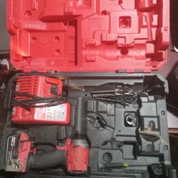 Milwaukee Milwaukee 1/4" Impact Driver W/ Battery And Charger