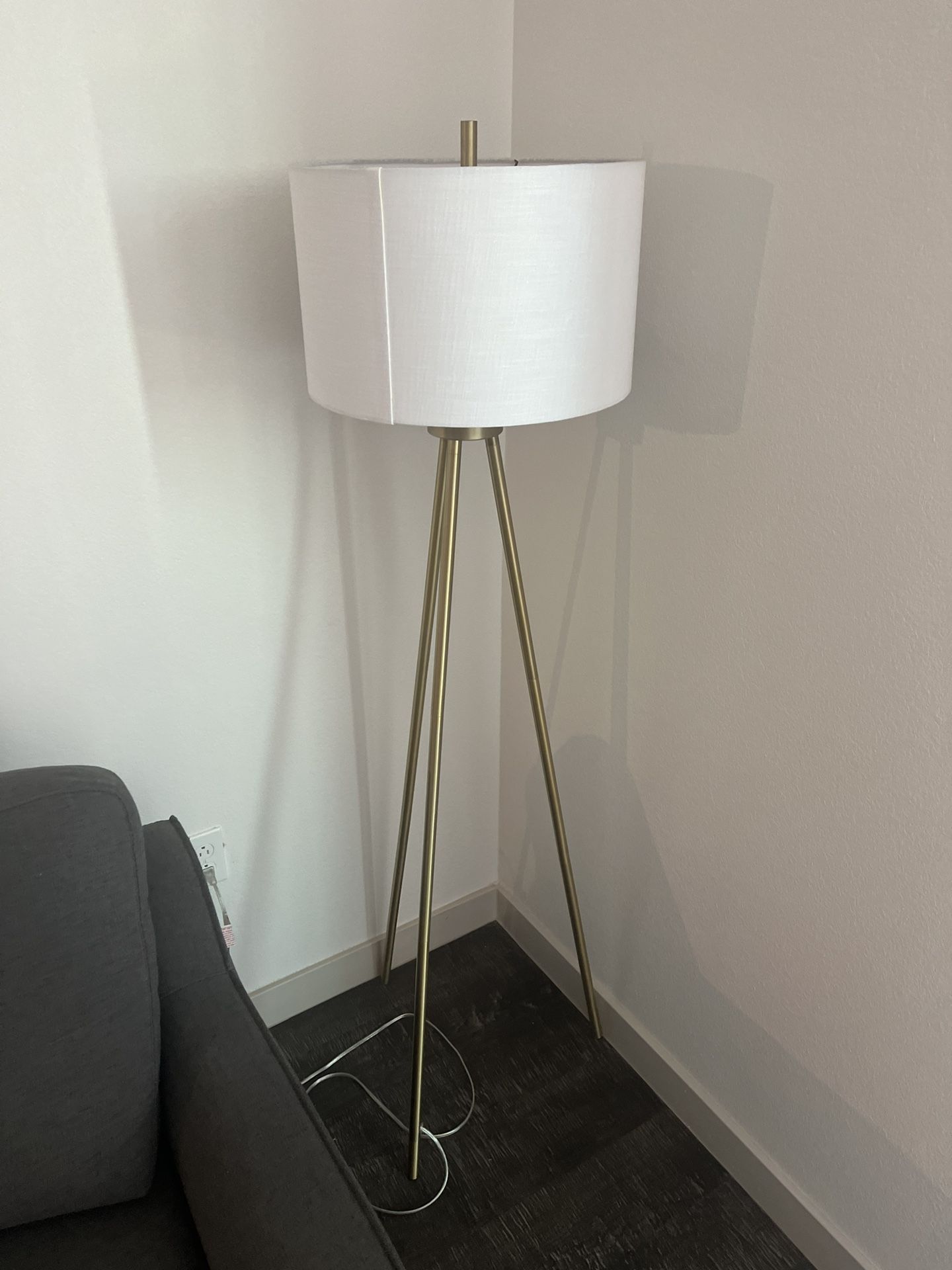 Tripod Lamp