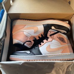 Jordan 1 Mid