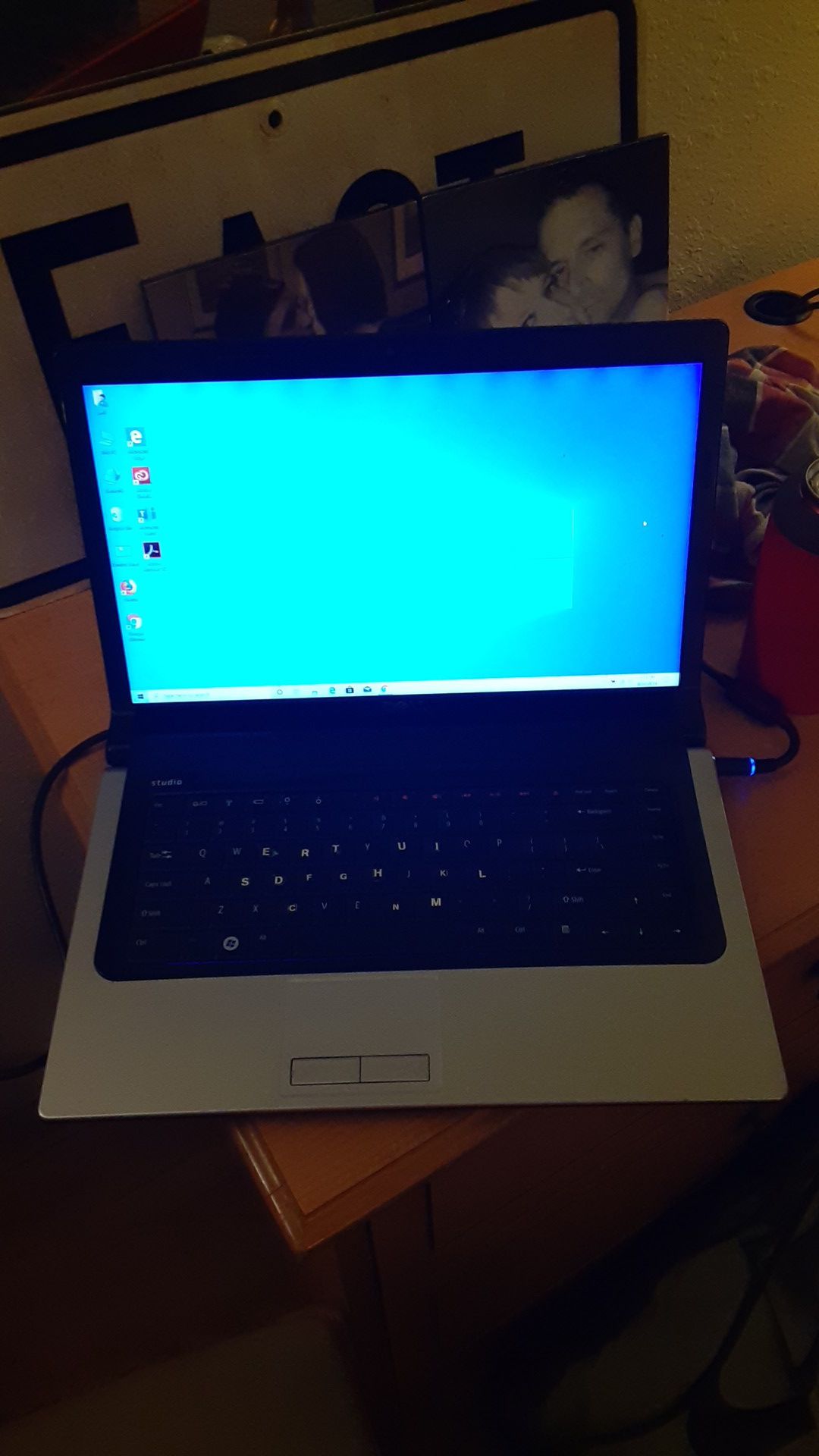 DELL LAPTOP WORKS GREAT W/CHARGER NEED TO SELL ASAP MAKE AN OFFER